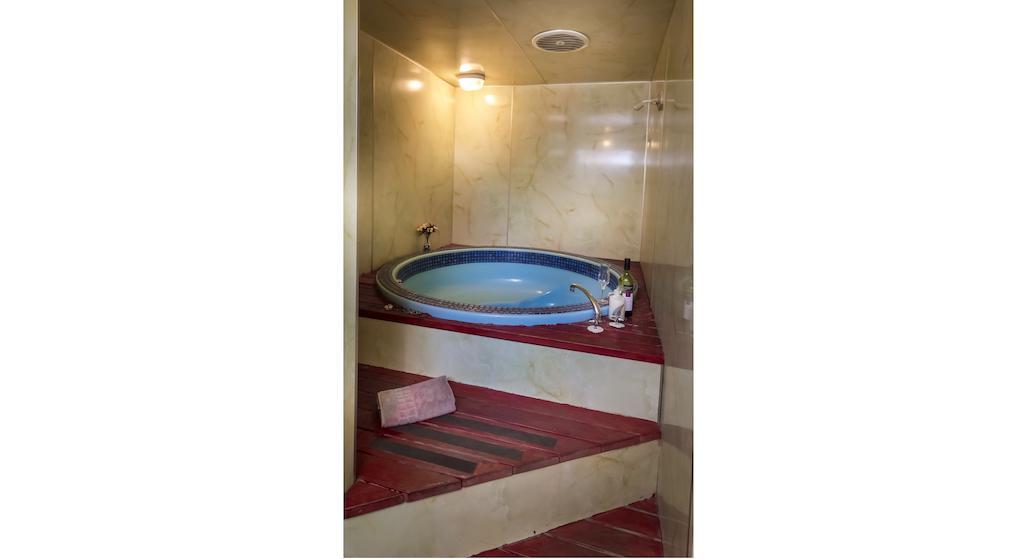 Malones Motel 4*